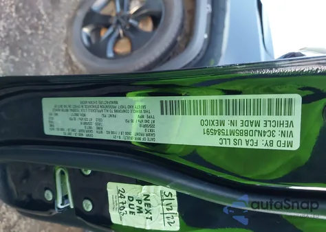 2021 Jeep Compass Altitude 4X4 z USA, uszkodzony, nr VIN 3C4NJDBB5MT584591